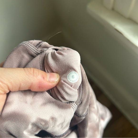 Lululemon‎ Tie-Dye Leggings - Picture 3 of 3